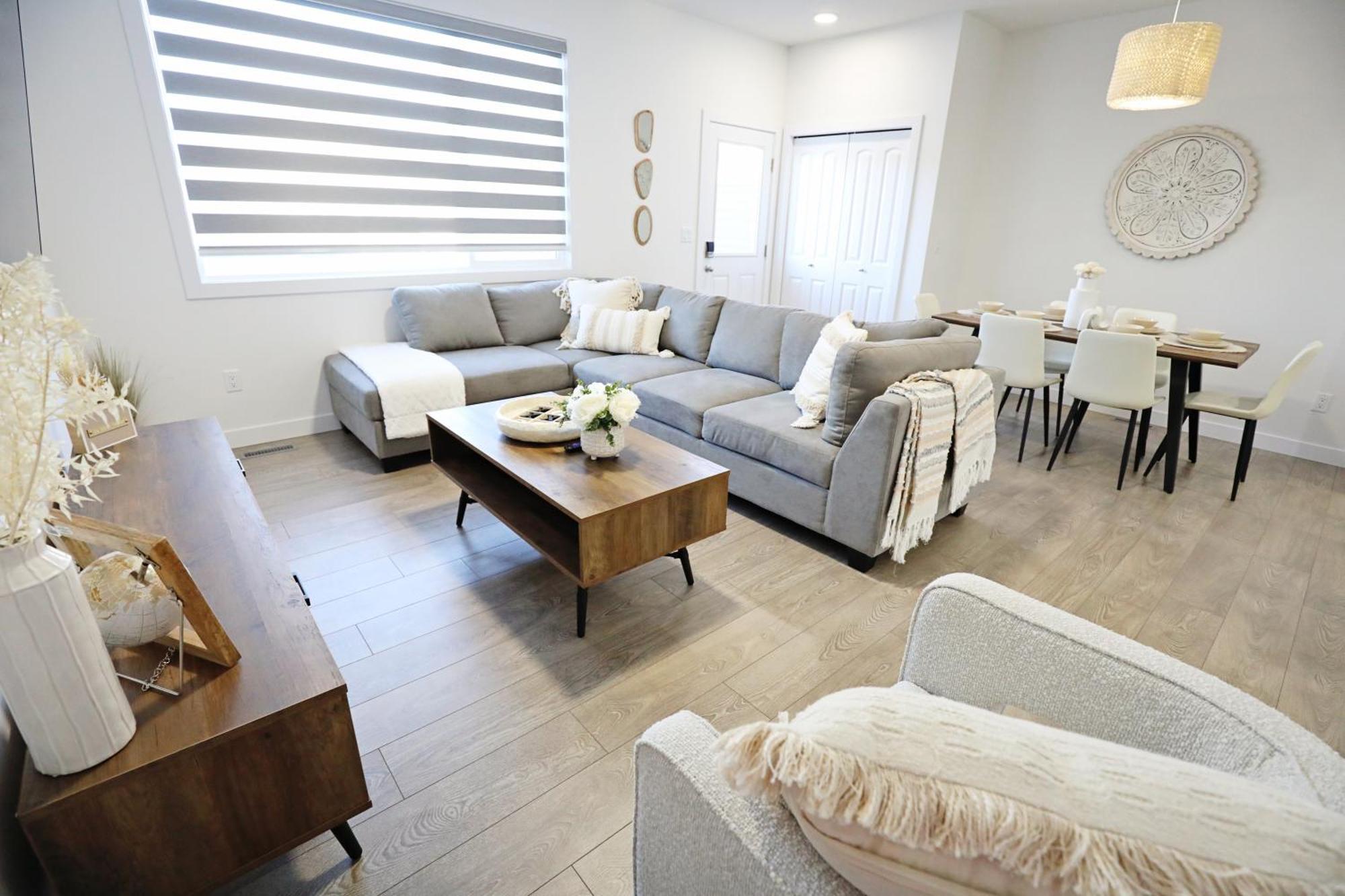 Boho Retreat With King Beds, Golf, Disney+, Near Wem Edmonton