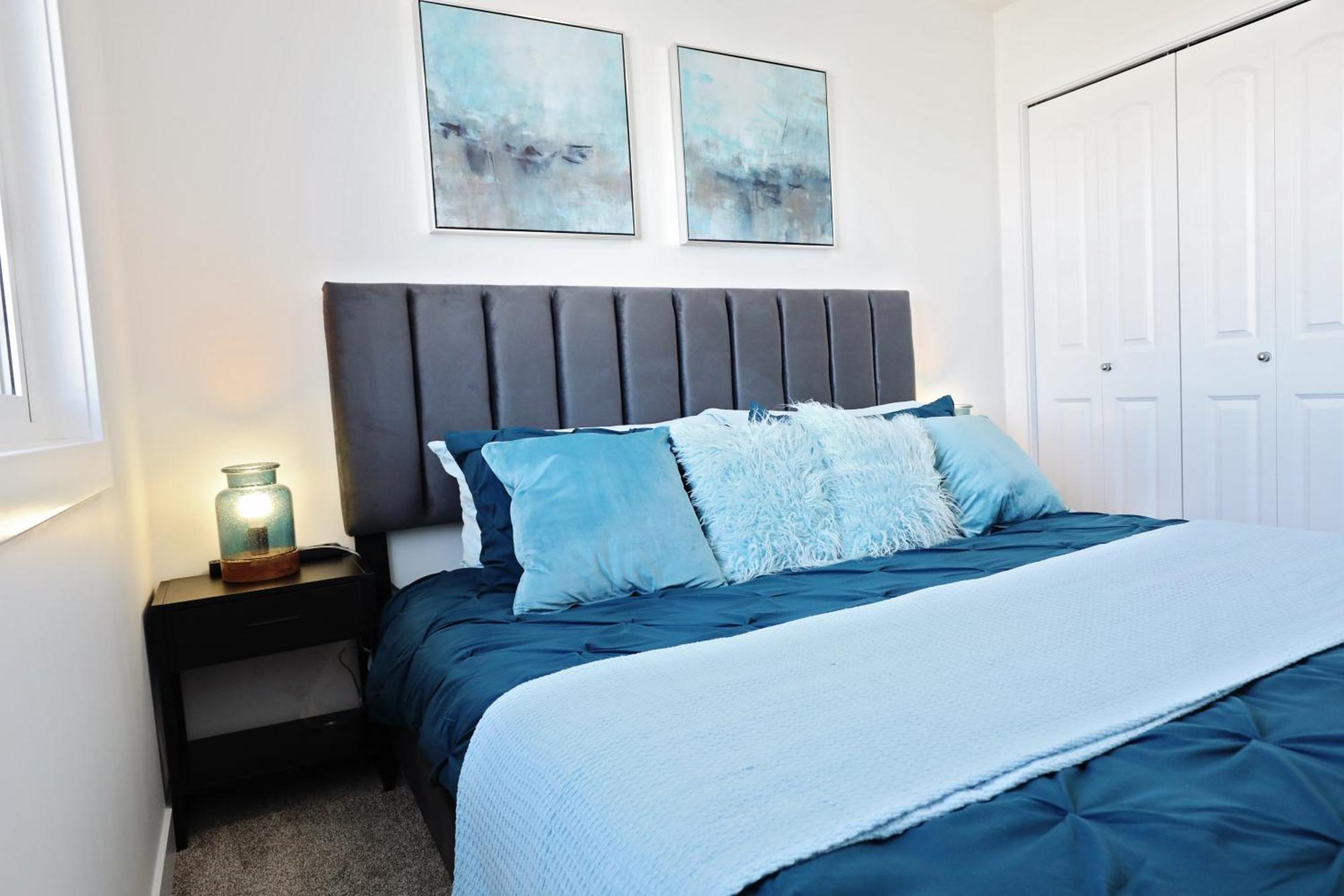 Boho Retreat With King Beds, Golf, Disney+, Near Wem Holiday home Edmonton